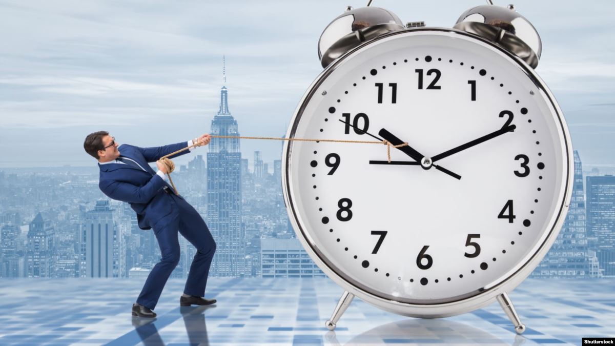 العودة للعمل بالساعة القانونية ابتداء من يوم غد
