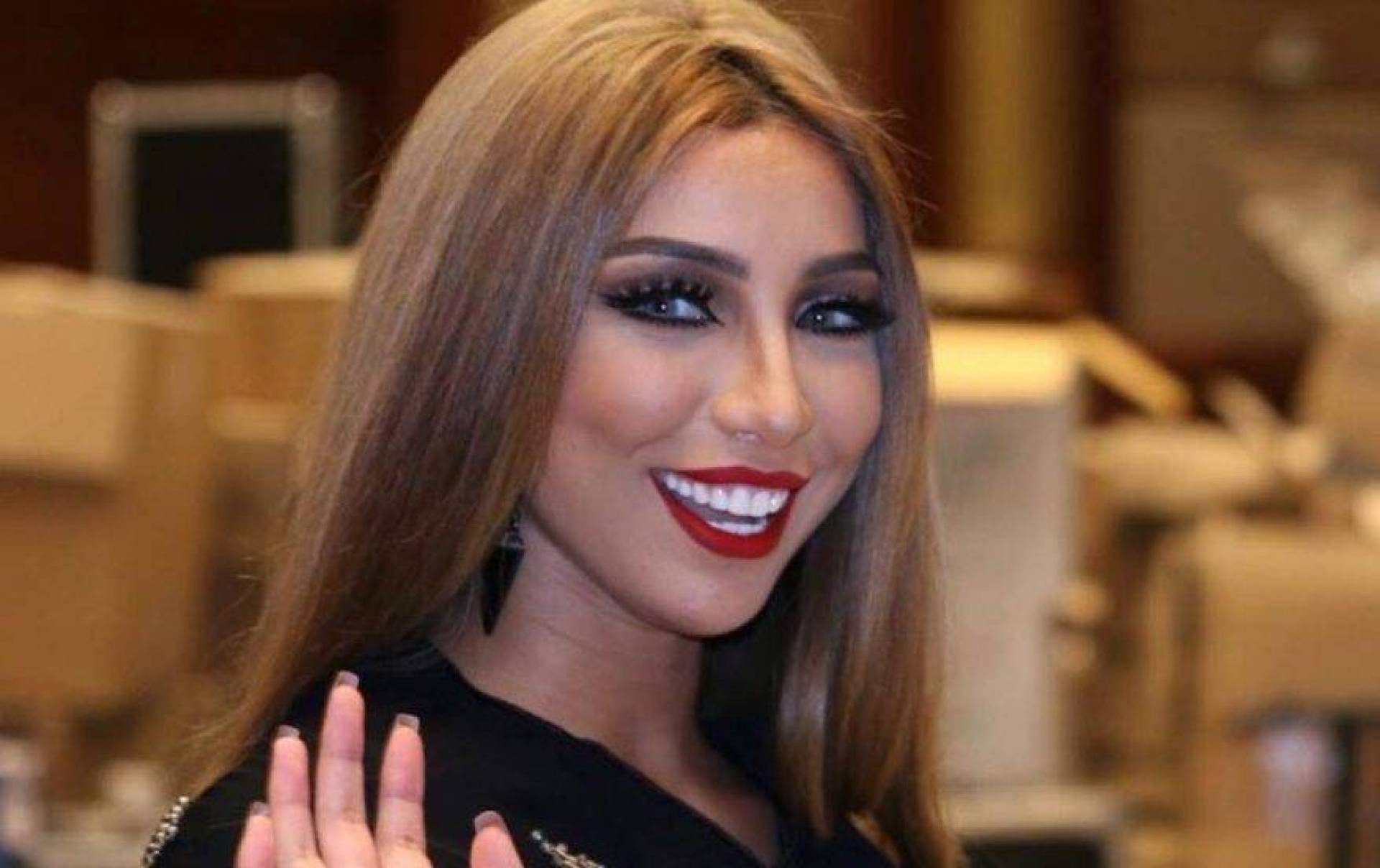دنيا باطما تثير الجدل بمجموعة خواتم ذهبية مصممة خصيصا لها (فيديو)