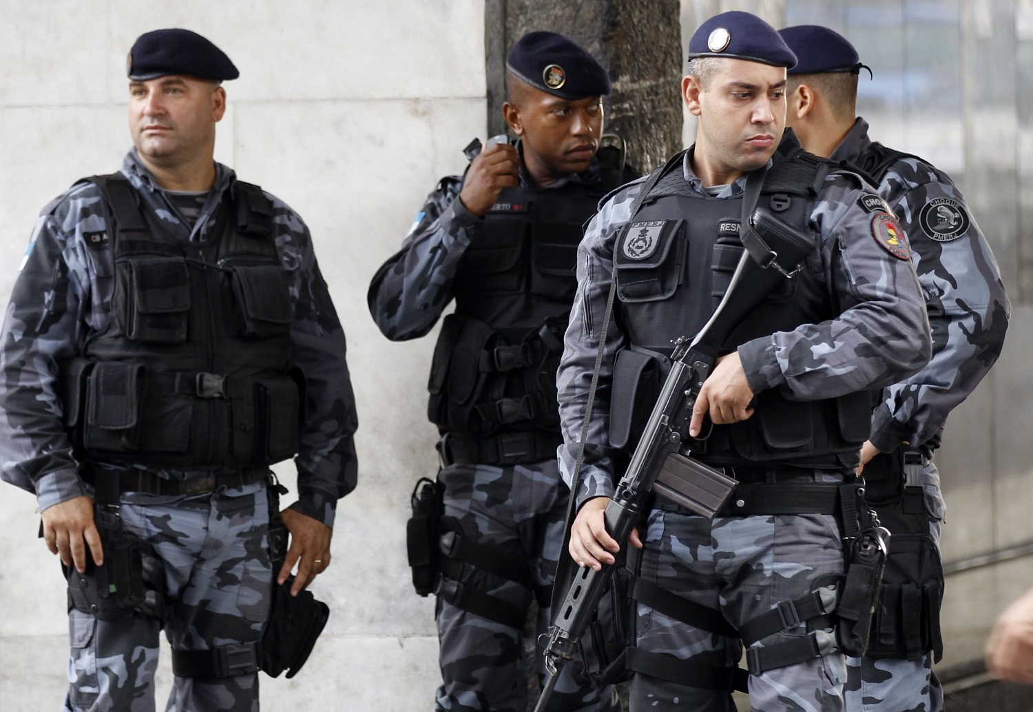 الشرطة البرازيلية .. سلم نفسك أو استعد للأسوء