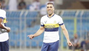 بعد رفع راتبه. المهاجم حمد الله يستأنف هز الشباك مع النصر السعودي