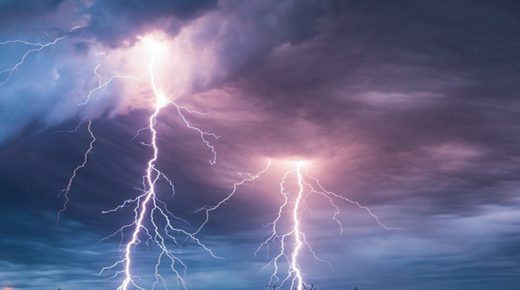 طقس متقلب في المغرب.. زخات رعدية من المستوى البرتقالي وموجة حر شديدة بهذه الأقاليم