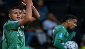 مفاجأة. لاعب أيندهوفن الهولندي إحاتارين يصدم جامعة الكرة المغربية بهذه الخطوة