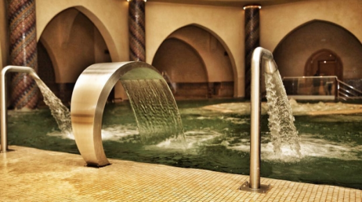 حمامات صحية بـ150 درهما بمسجد الحسن الثاني