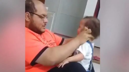 شرطة الرياض تعلن القبض على “معذب طفلته” (فيديو)