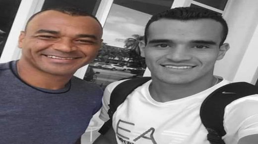 وفاة نجل البرازيلي كافو بأزمة قلبية أثناء ممارسة كرة القدم مع أصدقاءه