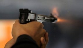 قتل صديقته و أفراد أسرتها بالرصاص وطعنات بالسلاح الأبيض