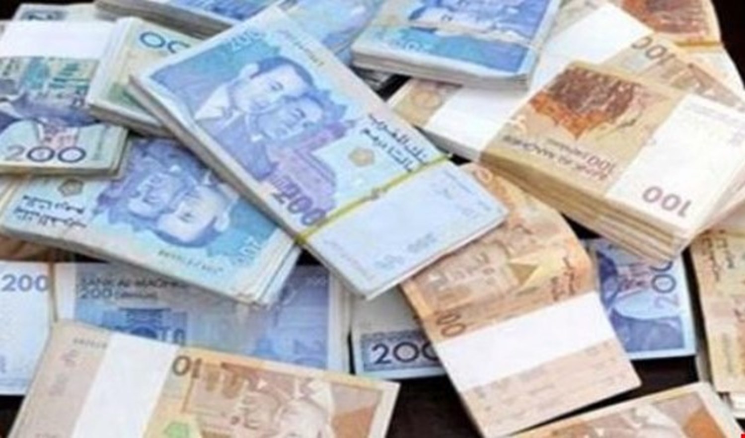 الحكم على لص طنجة الذي ألقى مبلغ مالي مهم وسط الشارع العام