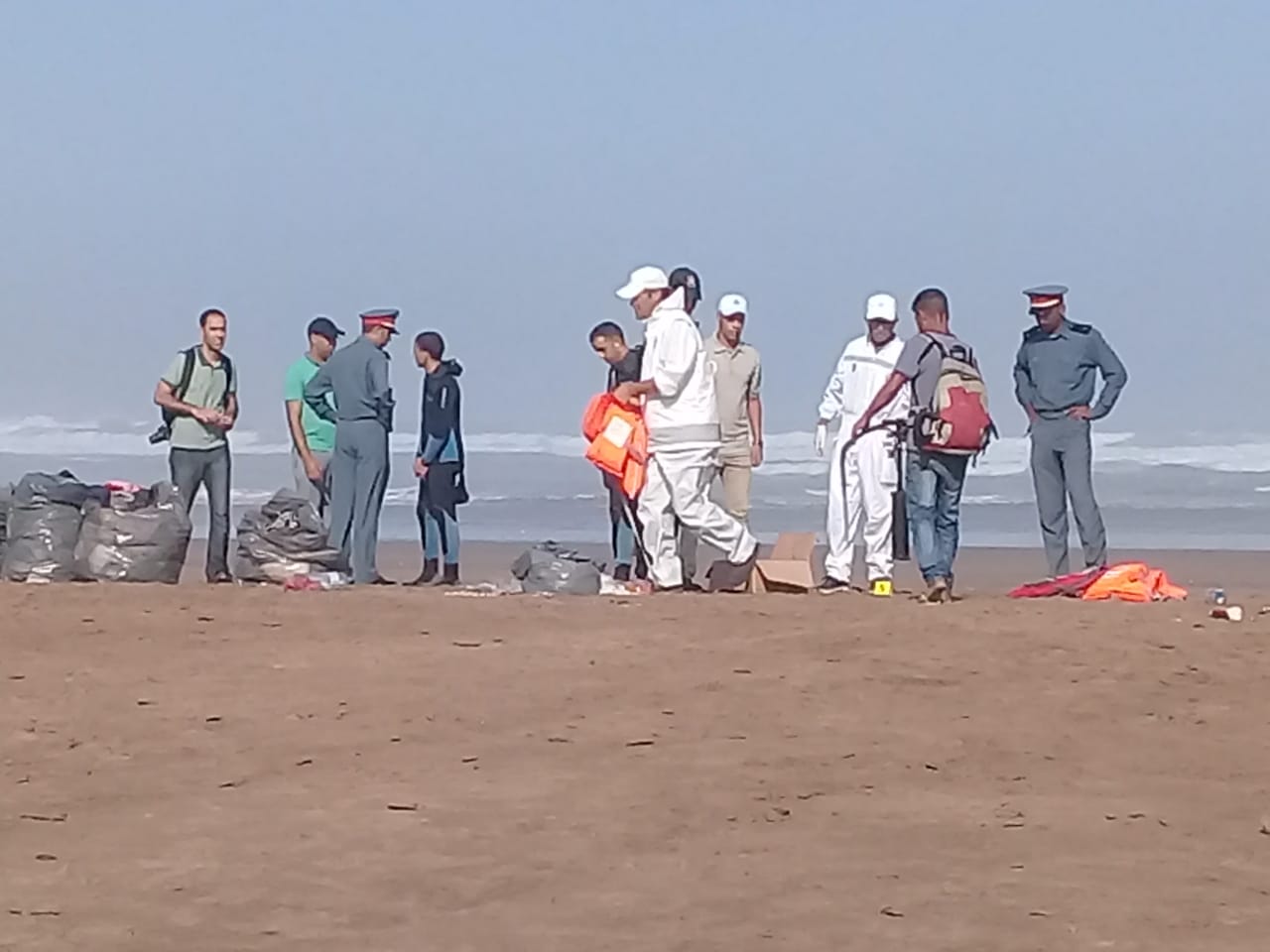 البحر يلقي جثث أخرى للمهاجرين السريين الذين غرقوا في بحر المحمدية