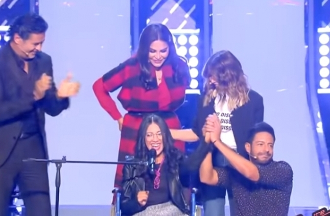 مغربية تبكي حماقي في «ذو فويس».. وتهز مشاعر سمير سعيد وعلامة (فيديو)