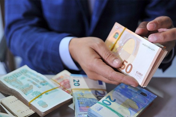 ضبط 26 مليون درهم من العملة الصعبة في سيارة في طريقها لدخول المغرب