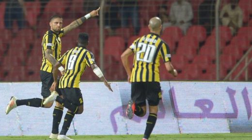 لاعب مغربي يتسبب في أزمة في الاتحاد السعودي