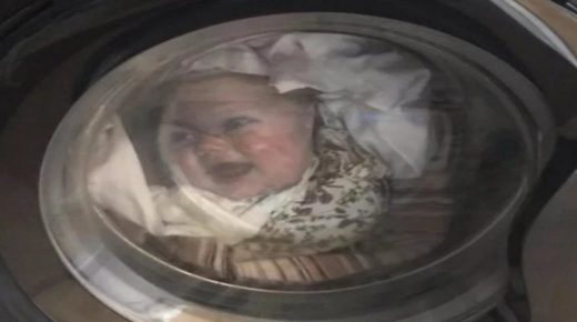 تعرض لنوبة قلبية بعد مشاهدته ابنه داخل غسالة