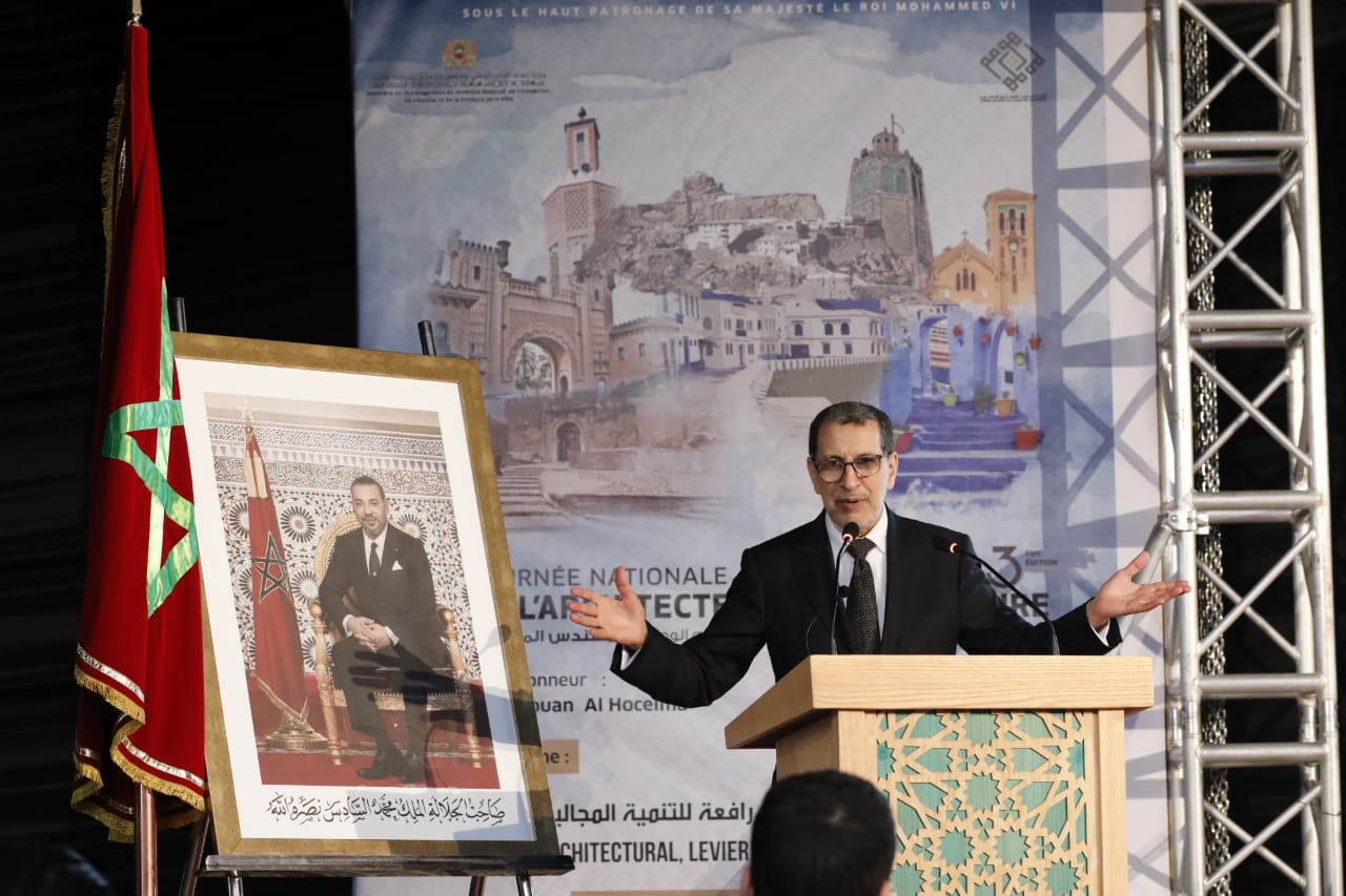 رئيس الحكومة : نعمل على توفير التغطية الصحية للمهندسين المعماريين خلال السنة الجارية