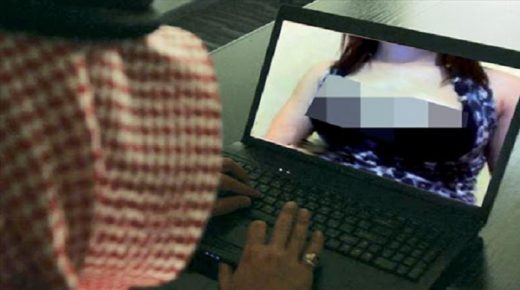 ابتزاز خليجيين جنسيا يطيح بشبكة في طنجة تضم فتاة
