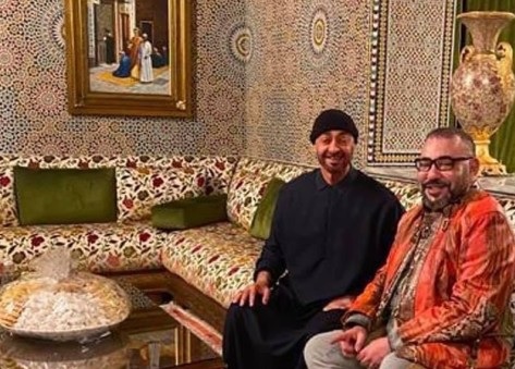جلالة الملك يخص ولي العهد الإماراتي بزيارة في مقر إقامته بالمغرب
