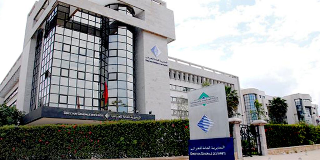 مسؤول بالضرائب يختلس الملايير