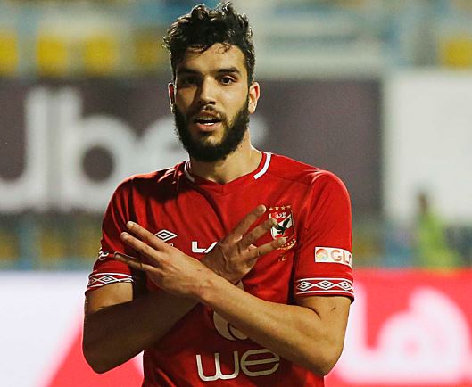 اللاعب وليد أزارو يتبرع بمبلغ 10 ملايين سنتيم لصندوق مواجهة كورونا