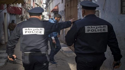 التصدي لخرق “الطوارئ الصحية” متواصل بحزم في طنجة. مداهمة مقهى وإيقاف 7 بينهم مسيرها ووضع سائق سيارة تحت تدبير الحراسة النظرية