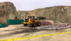 إتلاف كميات كبيرة من الخمور المغشوشة والمهربة المكتشفة بحملة “الأيادي النظيفة” للأمن بمراكش