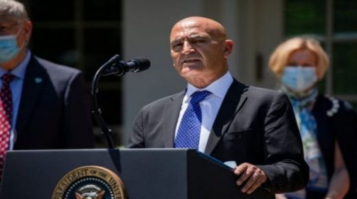 الرئيس الأمريكي جو بايدن يطلب من منصف السلاوي تقديم استقالته و الأخير يستجيب