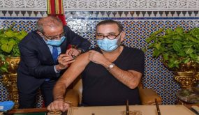جلالة الملك يطلق الحملة الوطنية للتلقيح ضد (كوفيد-19)