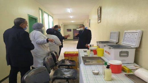 والي جهة بني ملال يزور المراكز الصحية المخصصة لاحتضان عمليات التلقيح ضد (كورونا) (صور)