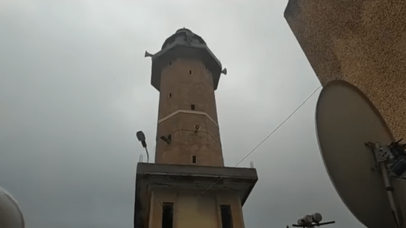 احتفالا بيناير مسجد بمنطقة القبايل بالجزائر يبث أغنية للراحل إيدير عبر مكبرات الصوت
