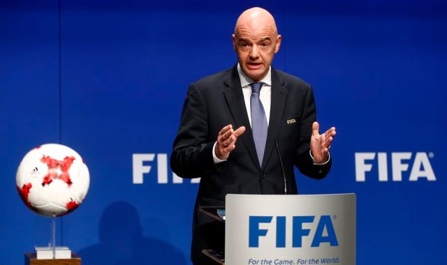 رئيس الاتحاد الدولي لكرة القدم جياني إنفانتينو يحل بالمغرب