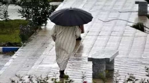 أمطار وزخات مطرية أحيانا رعدية متوقعة بهذه المناطق غدا