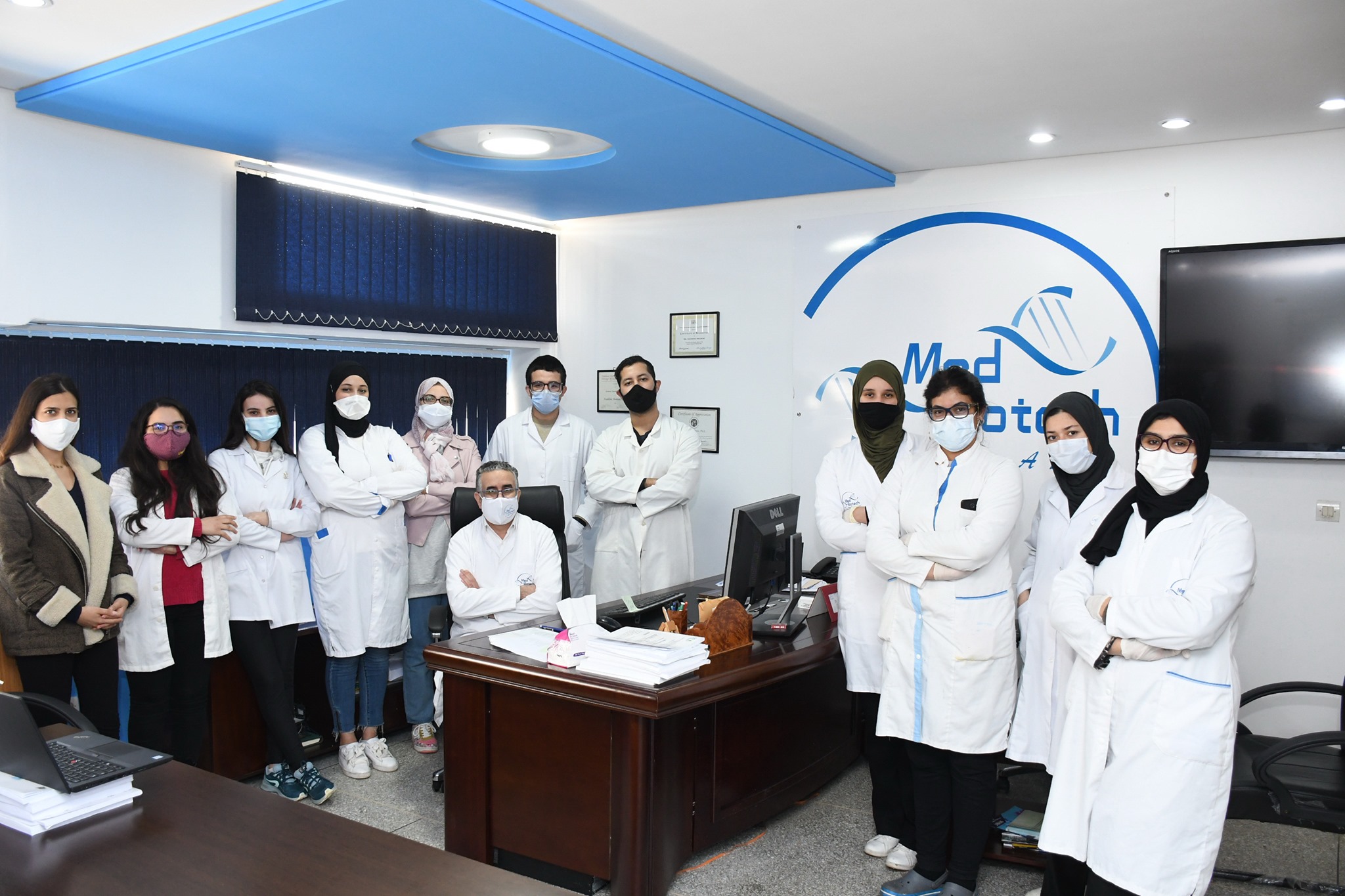 البروفيسور الإبراهيمي يكشف عن السيناريوهات المحتملة للخروج من أزمة “كورونا” في المغرب