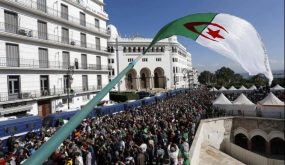 الطلبة يخرجون مجددا إلى الشوارع للمطالبة بالتغيير الجذري في الجزائر