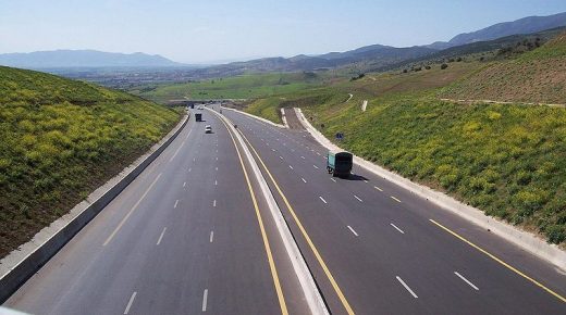 تقدم أشغال الطريق السريع تيزنيت-الداخلة على مستوى إقليم بوجدور بلغت 91 بالمائة