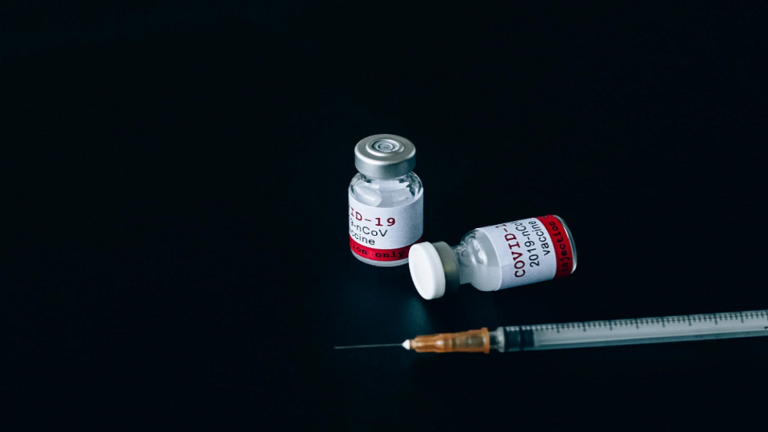 باحثون يؤكدون حالتين من عدوى “اختراق لقاح كوفيد-19” في الولايات المتحدة!