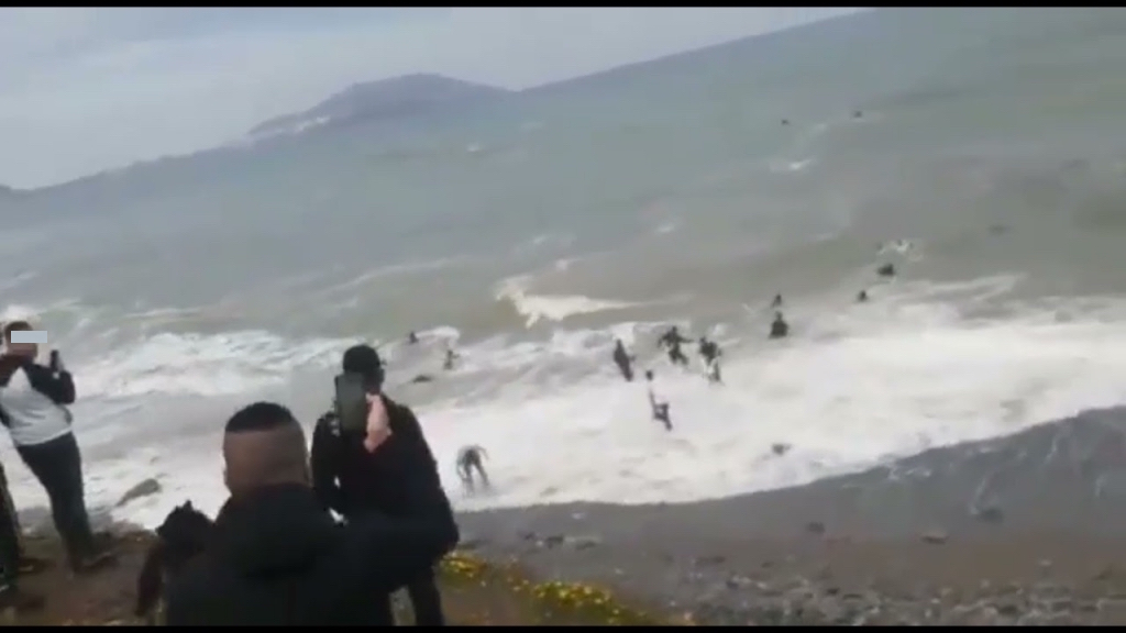 أمن تطوان يفتح بحثا قضائيا للكشف عن المتورطين في تنظيم عملية جماعية للهجرة السرية انطلاقا من ساحل الفنيدق