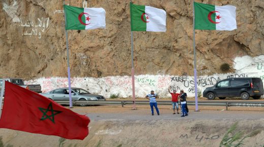 المغرب يغلق سفارته في الجزائر