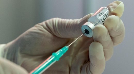 وكالة الأدوية الإسبانية ترخص لتجارب سريرية لإنتاج أول لقاح اسباني