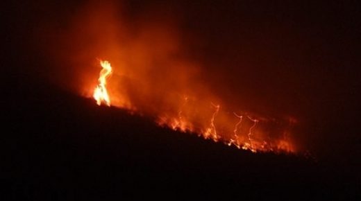 شفشاون.. جهود متواصلة لإخماد حريق أضر بحوالي 200 هكتار من الغطاء الغابوي