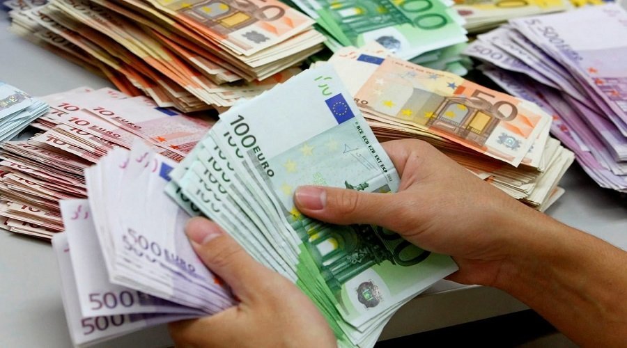 تحويلات المغاربة المقيمين بالخارج: مبلغ قياسي قدره 87 مليار درهم متوقع خلال 2021