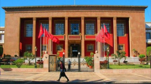 لجنة المالية بالبرلمان توافق على تخفيض الضرائب على اللوحات الالكترونية وأجهزة التلفاز
