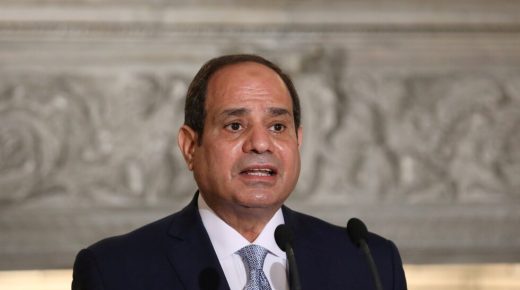 السيسي يصدر قرارا جمهوريا يسمح لوزير مصري بالزواج من مغربية