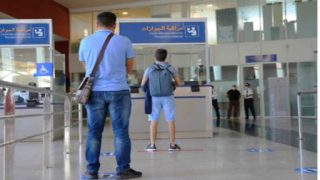 “أوميكرون” يدفع المغرب إلى تعليق جميع الرحلات الجوية في اتجاه المملكة