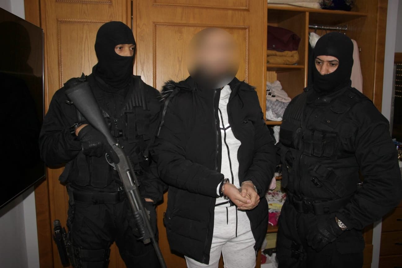 تفاصيل التدخلات الأمنية التي أطاحت بالمتورطين المفترضين في السطو على 160 مليون سنتيم من شاحنة لنقل الأموال بطنجة