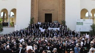 المحامون يتمسكون برفض الإدلاء بـ “الجواز الصحي” لولوج المحاكم
