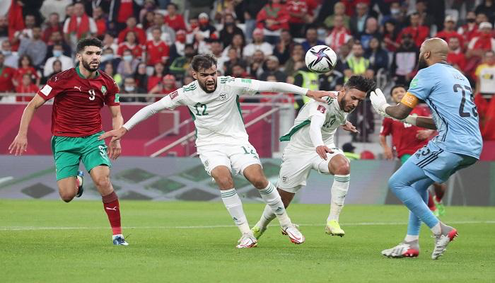 والد لاعب جزائري يفارق الحياة أثناء متابعته لمباراة المغرب والجزائر 