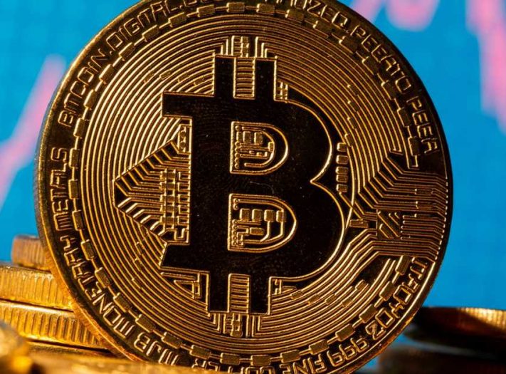 الشركات الكبرى تتقدم بحذر في مجال العملات المشفرة