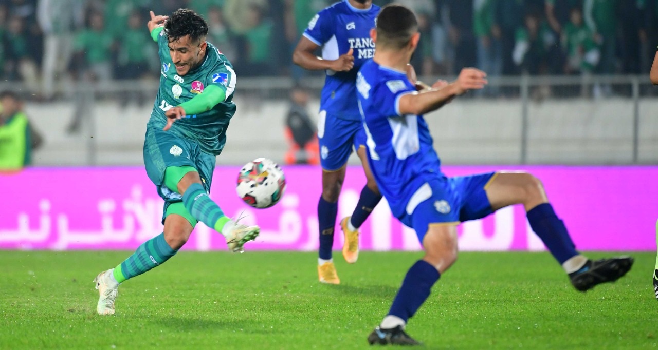 البطولة.. الرجاء الرياضي يفوز على اتحاد طنجة (6-1)