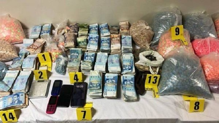 الحرب على المخدرات.. حجز شحنة مهمة من المؤثرات العقلية وقرابة مليون درهم بضواحي طنجة