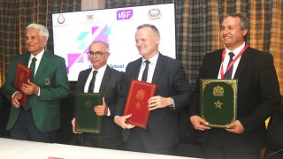 شكيب بنموسى يوقع مذكرة تفاهم لتنظيم بطولة العالم المدرسية للجولف ببلادنا لسنوات 2025 و2026 و2028