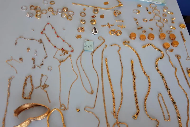 حجز بضائع فاخرة مهربة بمليون درهم