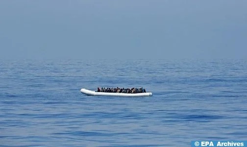 عناصر من القوات المسلحة تقدم المساعدة لـ55 مرشحا للهجرة غير الشرعية ينحدرون من إفريقيا جنوب الصحراء